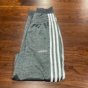 Boys medium joggers